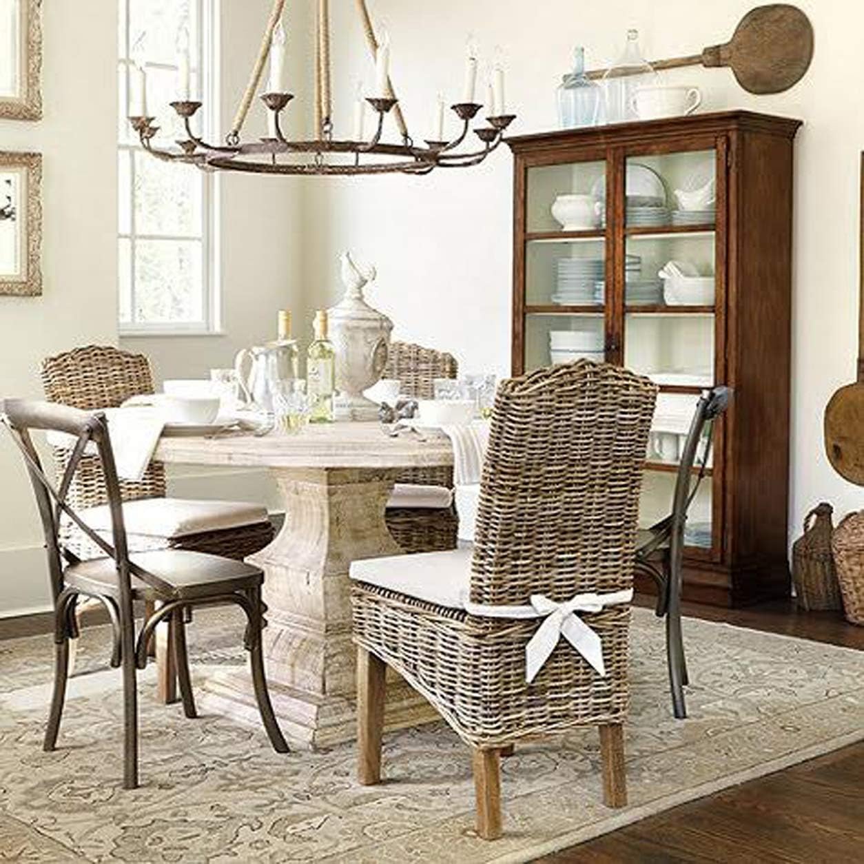 Old Catherine Hand-Tufted Woolen Area Rug Traditional Design